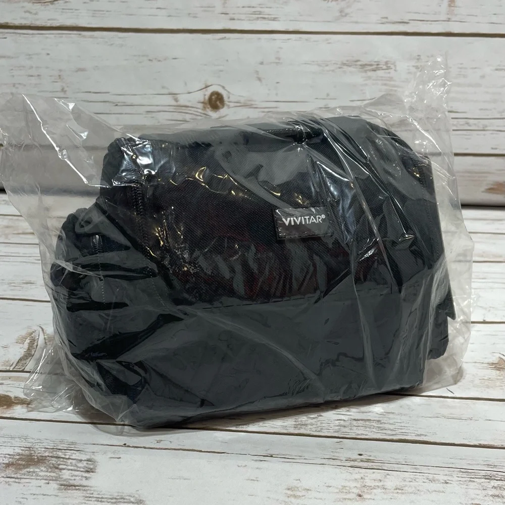 Vivitar Gadget Bag. NWT